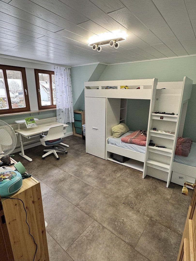 Predaj domu 131 m², pozemek 672 m², Neukirchen bei Sulzbach-Rosenberg, Bavorsko Predaj domu 131 m², pozemek 672 m², Neukirchen bei Sulzbach-Rosenberg, Bavorsko