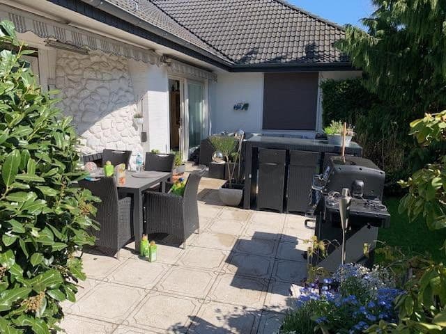 Predaj domu 135 m², pozemek 967 m², Bönningstedt, Šlezvicko-Holštajnsko Predaj domu 135 m², pozemek 967 m², Bönningstedt, Šlezvicko-Holštajnsko