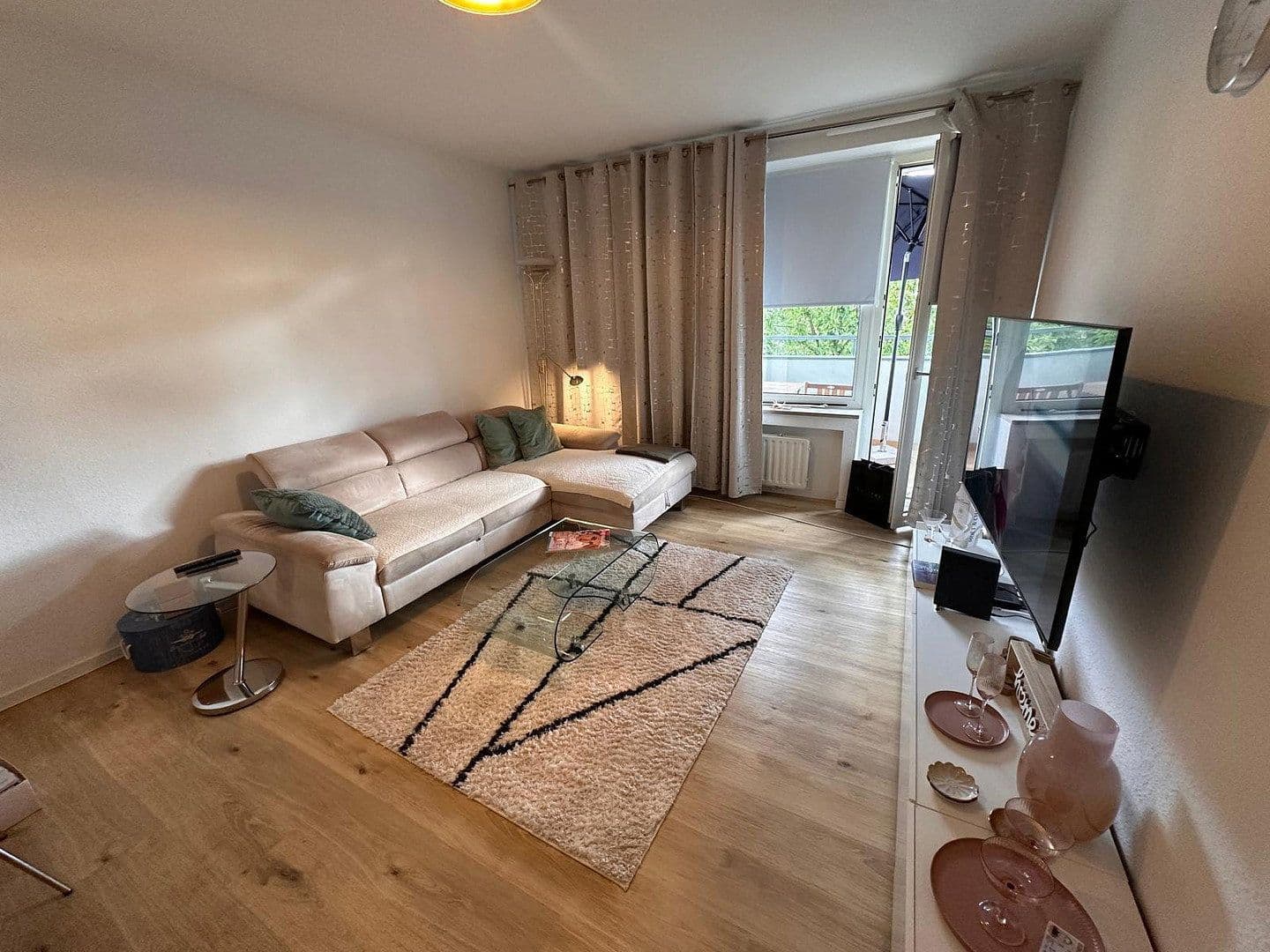 Prenájom bytu 2-izbový 54 m², Hausenerweg 29, Frankfurt - Rödelheim, Hesensko Prenájom bytu 2-izbový 54 m², Hausenerweg 29, Frankfurt - Rödelheim, Hesensko