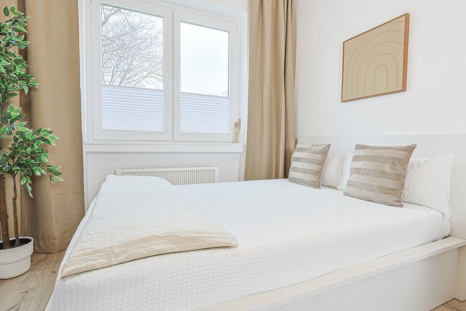 Prenájom bytu 1-izbový 20 m², Sonnenstr. 36a, Düsseldorf, Severné Porýnie - Westfálsko Prenájom bytu 1-izbový 20 m², Sonnenstr. 36a, Düsseldorf, Severné Porýnie - Westfálsko