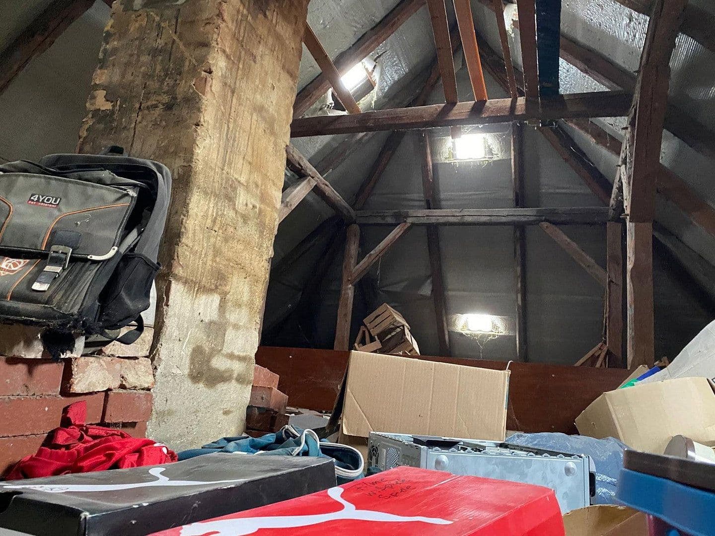 Predaj domu 152 m², pozemek 703 m², Kuhläger 7, Peine, Dolné Sasko Predaj domu 152 m², pozemek 703 m², Kuhläger 7, Peine, Dolné Sasko