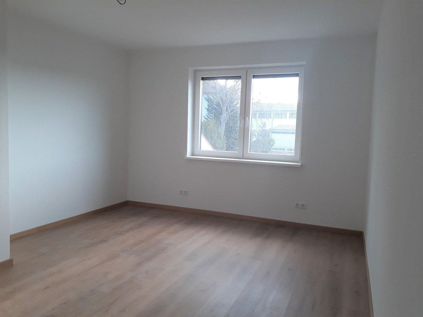 Prenájom domu 144 m², pozemek 190 m², Bahnhofstr., Bad Schönborn, Bádensko-Wurttembersko Prenájom domu 144 m², pozemek 190 m², Bahnhofstr., Bad Schönborn, Bádensko-Wurttembersko