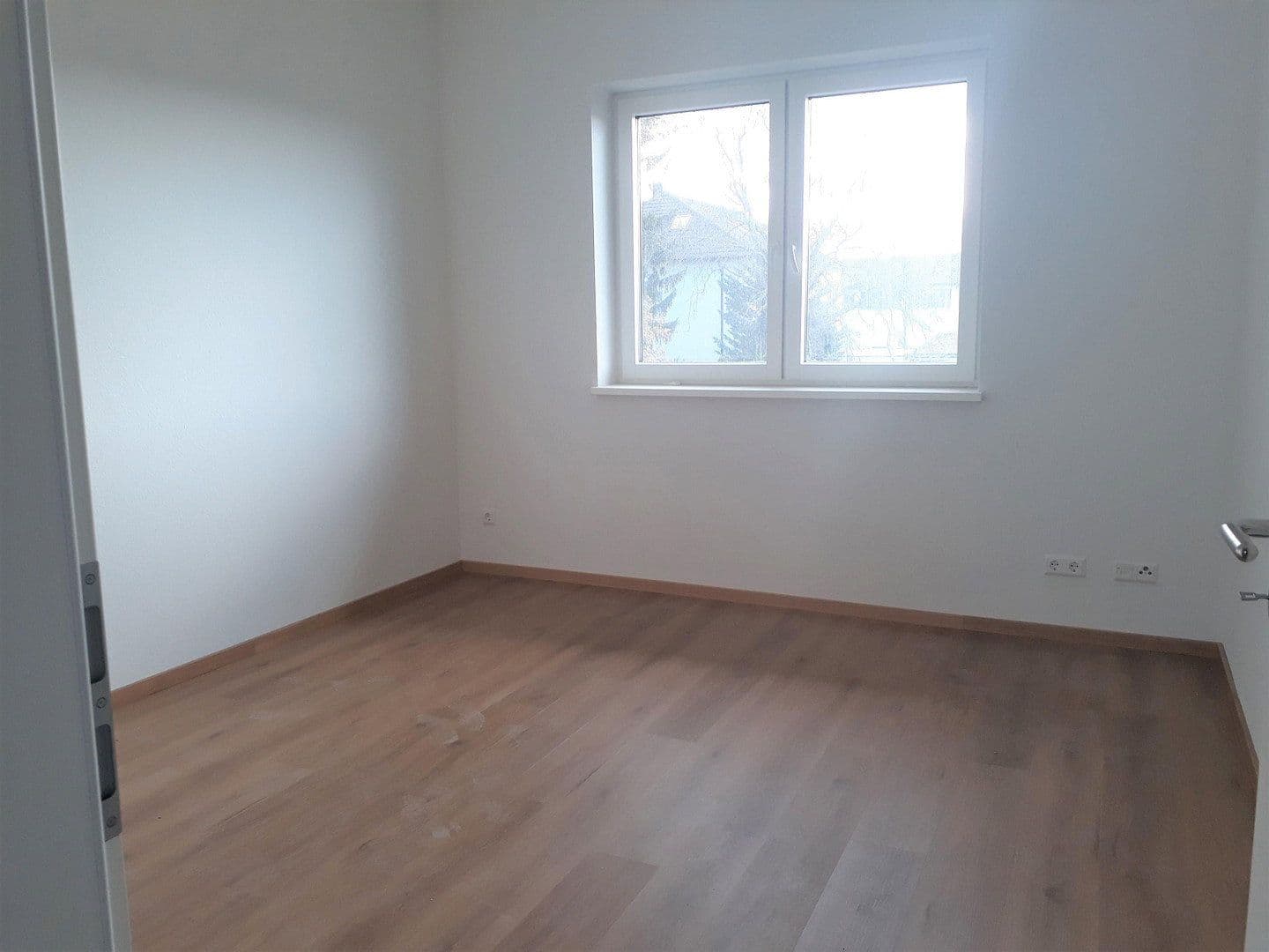 Prenájom domu 144 m², pozemek 190 m², Bahnhofstr., Bad Schönborn, Bádensko-Wurttembersko Prenájom domu 144 m², pozemek 190 m², Bahnhofstr., Bad Schönborn, Bádensko-Wurttembersko