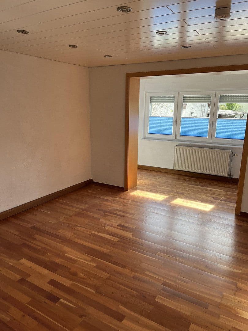 Predaj domu 200 m², pozemek 688 m², Pfalzring 30, Mutterstadt, Porýnie-Falcko Predaj domu 200 m², pozemek 688 m², Pfalzring 30, Mutterstadt, Porýnie-Falcko