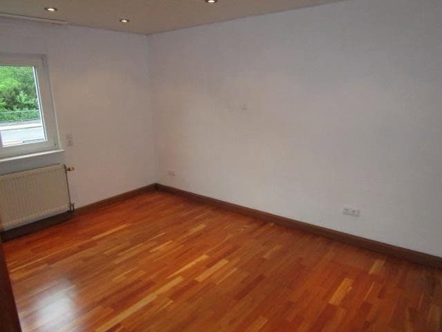 Predaj domu 200 m², pozemek 688 m², Pfalzring 30, Mutterstadt, Porýnie-Falcko Predaj domu 200 m², pozemek 688 m², Pfalzring 30, Mutterstadt, Porýnie-Falcko