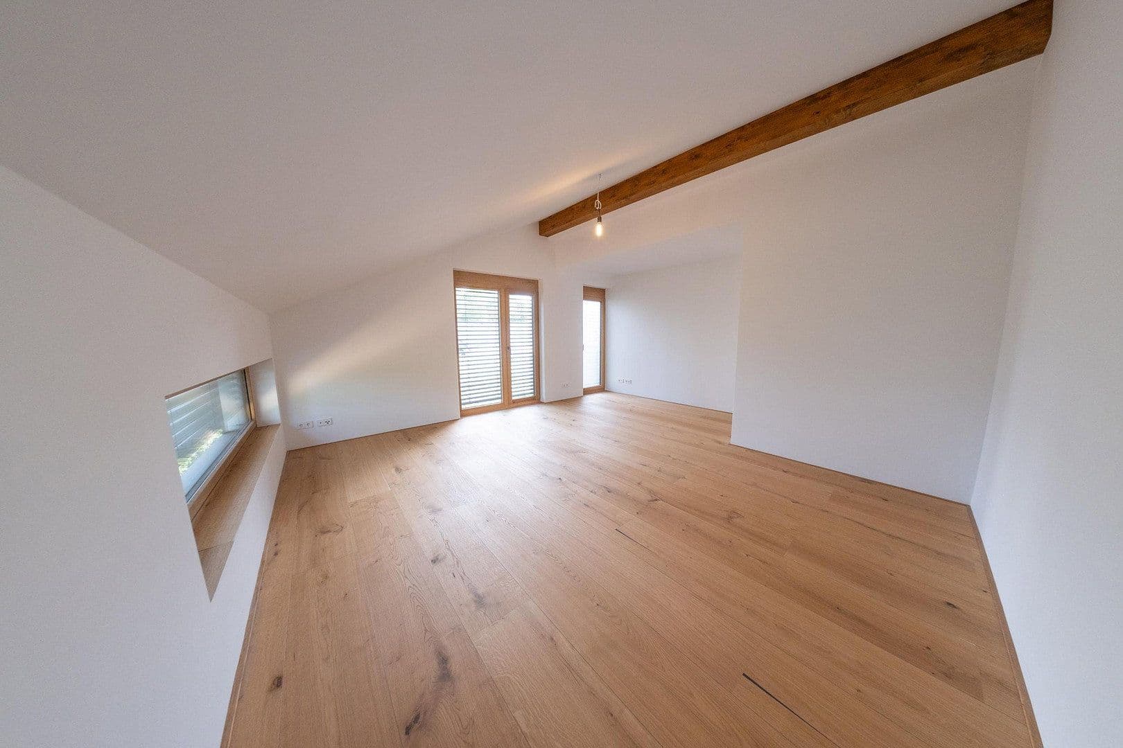 Predaj domu 260 m², pozemek 1.080 m², Karlsruhe, Bádensko-Wurttembersko Predaj domu 260 m², pozemek 1.080 m², Karlsruhe, Bádensko-Wurttembersko