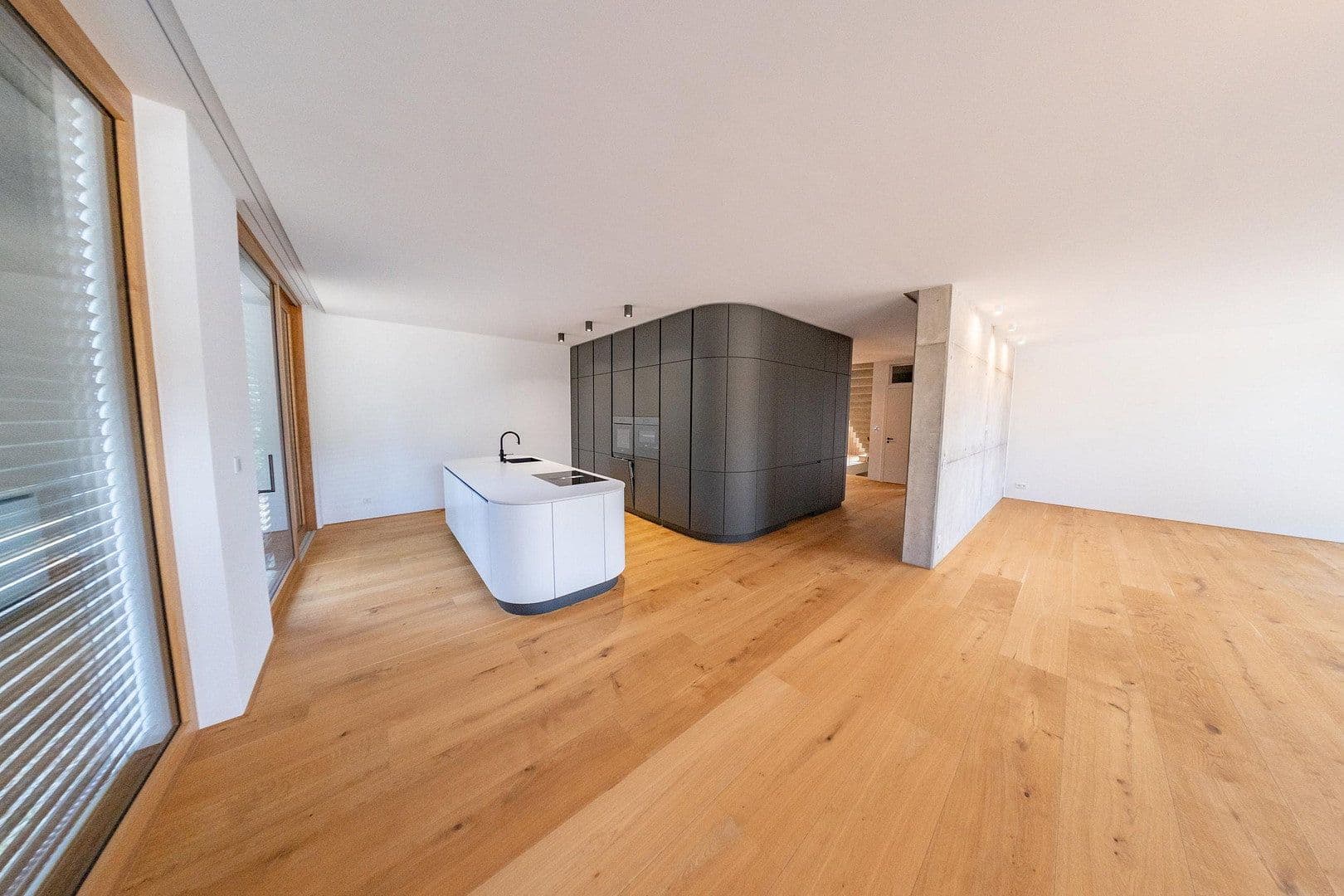 Predaj domu 260 m², pozemek 1.080 m², Karlsruhe, Bádensko-Wurttembersko Predaj domu 260 m², pozemek 1.080 m², Karlsruhe, Bádensko-Wurttembersko