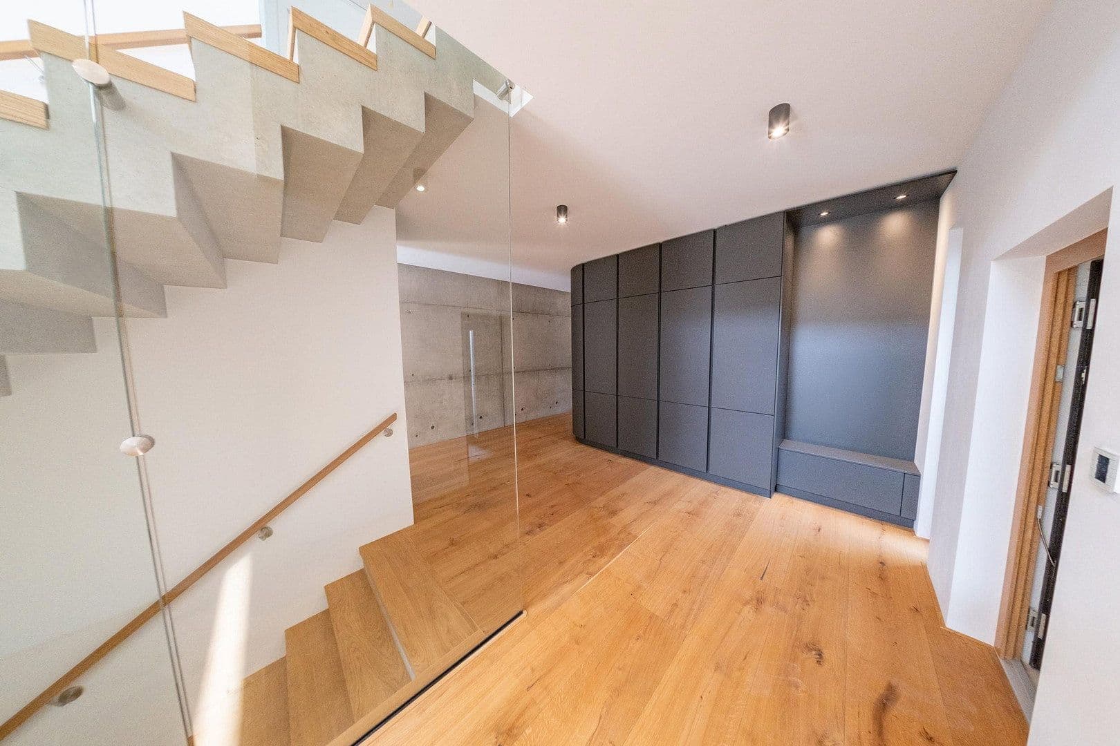 Predaj domu 260 m², pozemek 1.080 m², Karlsruhe, Bádensko-Wurttembersko Predaj domu 260 m², pozemek 1.080 m², Karlsruhe, Bádensko-Wurttembersko