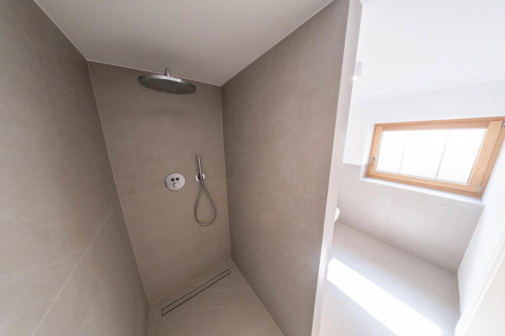 Predaj domu 260 m², pozemek 1.080 m², Karlsruhe, Bádensko-Wurttembersko Predaj domu 260 m², pozemek 1.080 m², Karlsruhe, Bádensko-Wurttembersko