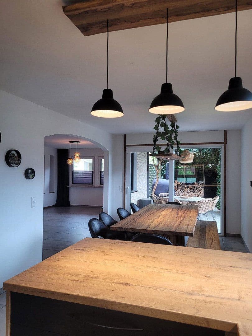 Predaj domu 202 m², pozemek 605 m², Seeheim-Jugenheim, Hesensko Predaj domu 202 m², pozemek 605 m², Seeheim-Jugenheim, Hesensko