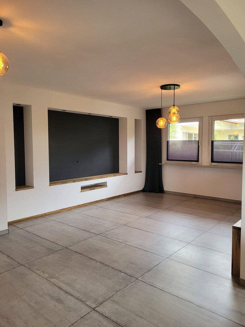 Predaj domu 202 m², pozemek 605 m², Seeheim-Jugenheim, Hesensko Predaj domu 202 m², pozemek 605 m², Seeheim-Jugenheim, Hesensko