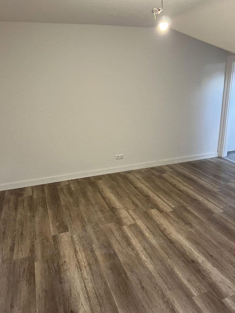 Prenájom bytu 2-izbový 38 m², Rauenthaler Straße 7, Wiesbaden, Hesensko Prenájom bytu 2-izbový 38 m², Rauenthaler Straße 7, Wiesbaden, Hesensko