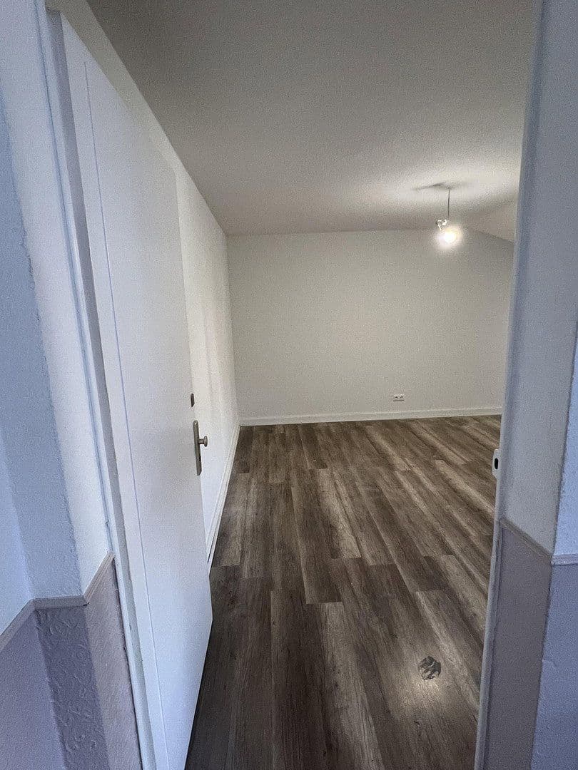 Prenájom bytu 2-izbový 38 m², Rauenthaler Straße 7, Wiesbaden, Hesensko Prenájom bytu 2-izbový 38 m², Rauenthaler Straße 7, Wiesbaden, Hesensko