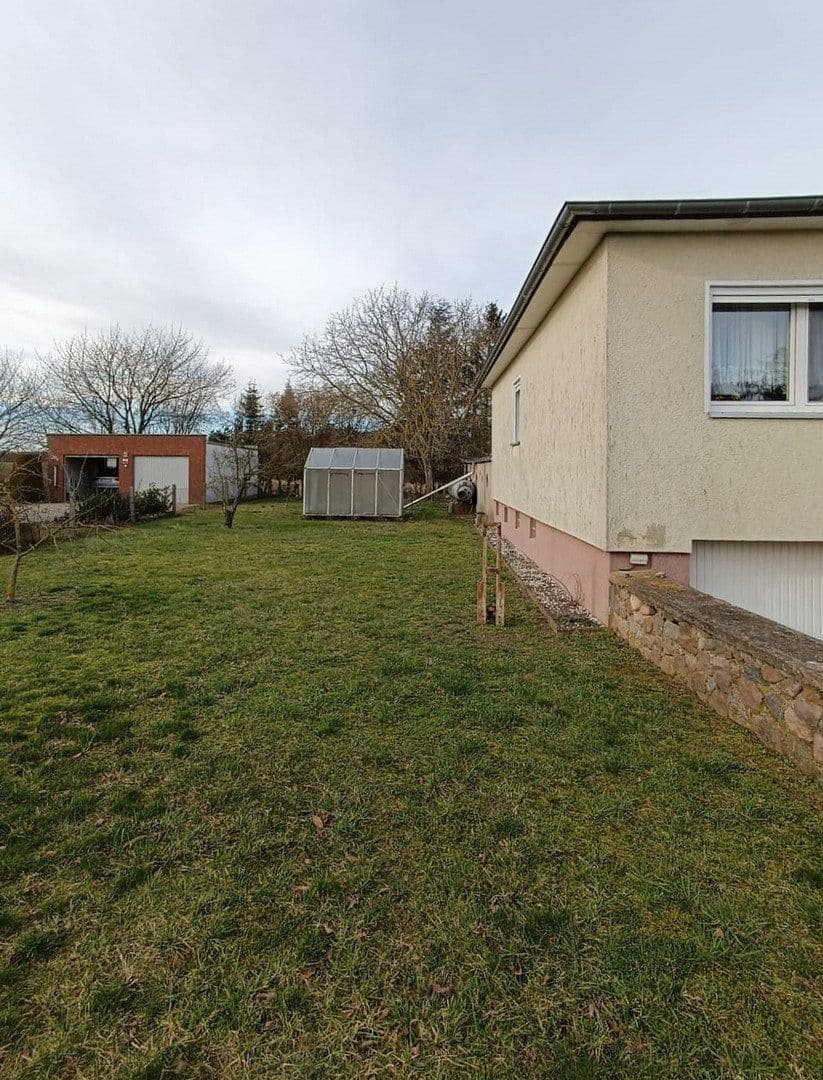 Predaj domu 96 m², pozemek 2.179 m², Uckerland, Brandenbursko Predaj domu 96 m², pozemek 2.179 m², Uckerland, Brandenbursko