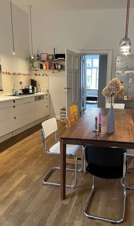 Predaj bytu 4-izbový 130 m², Berlin, Berlín Predaj bytu 4-izbový 130 m², Berlin, Berlín