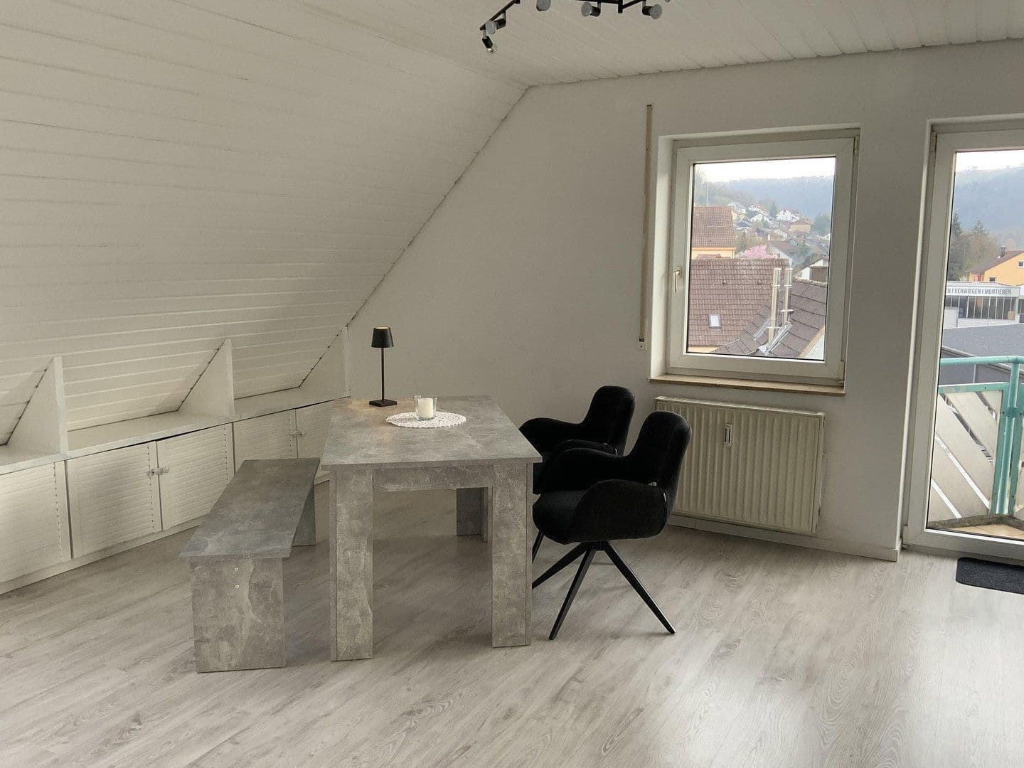 Prenájom bytu 2-izbový 50 m², Künzelsau, Bádensko-Wurttembersko Prenájom bytu 2-izbový 50 m², Künzelsau, Bádensko-Wurttembersko