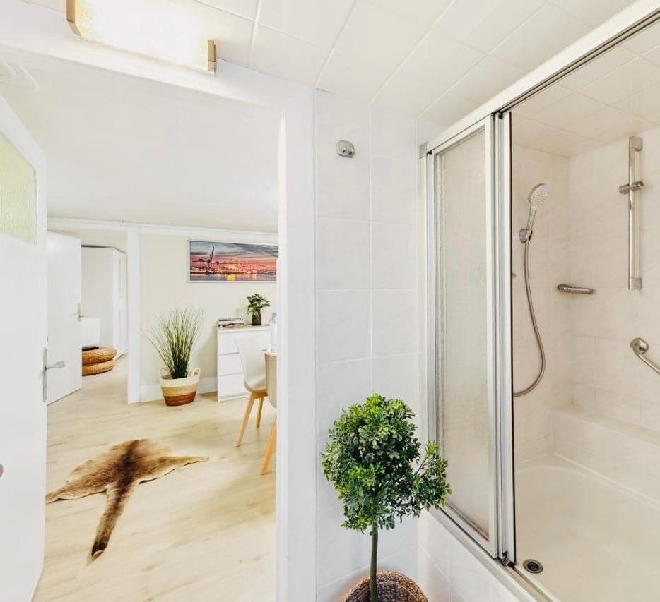 Prenájom bytu 2-izbový 32 m², Hamburg, Hamburg Prenájom bytu 2-izbový 32 m², Hamburg, Hamburg