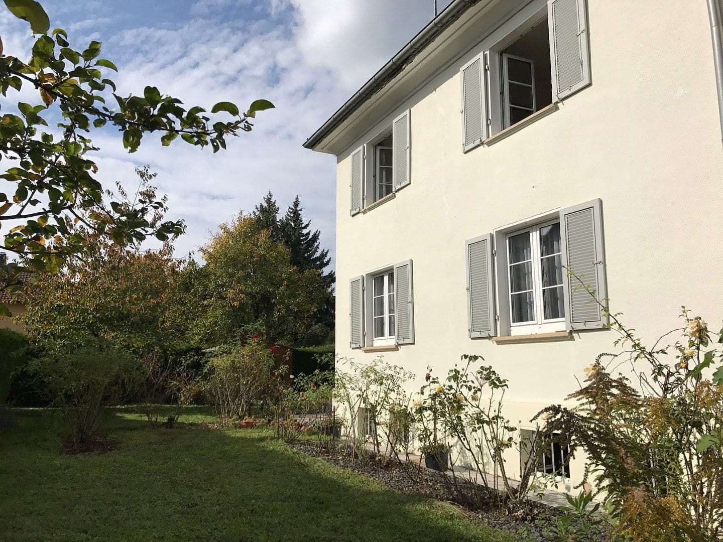 Prenájom domu 143 m², pozemek 519 m², Stuttgart, Bádensko-Wurttembersko Prenájom domu 143 m², pozemek 519 m², Stuttgart, Bádensko-Wurttembersko