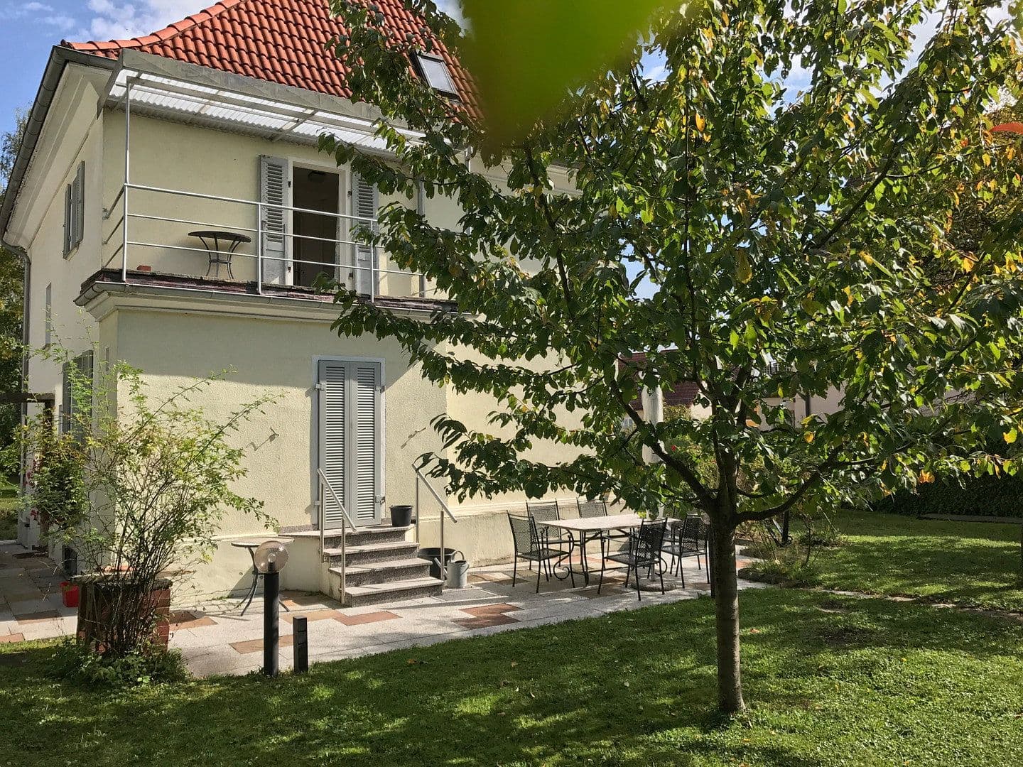 Prenájom domu 143 m², pozemek 519 m², Stuttgart, Bádensko-Wurttembersko Prenájom domu 143 m², pozemek 519 m², Stuttgart, Bádensko-Wurttembersko