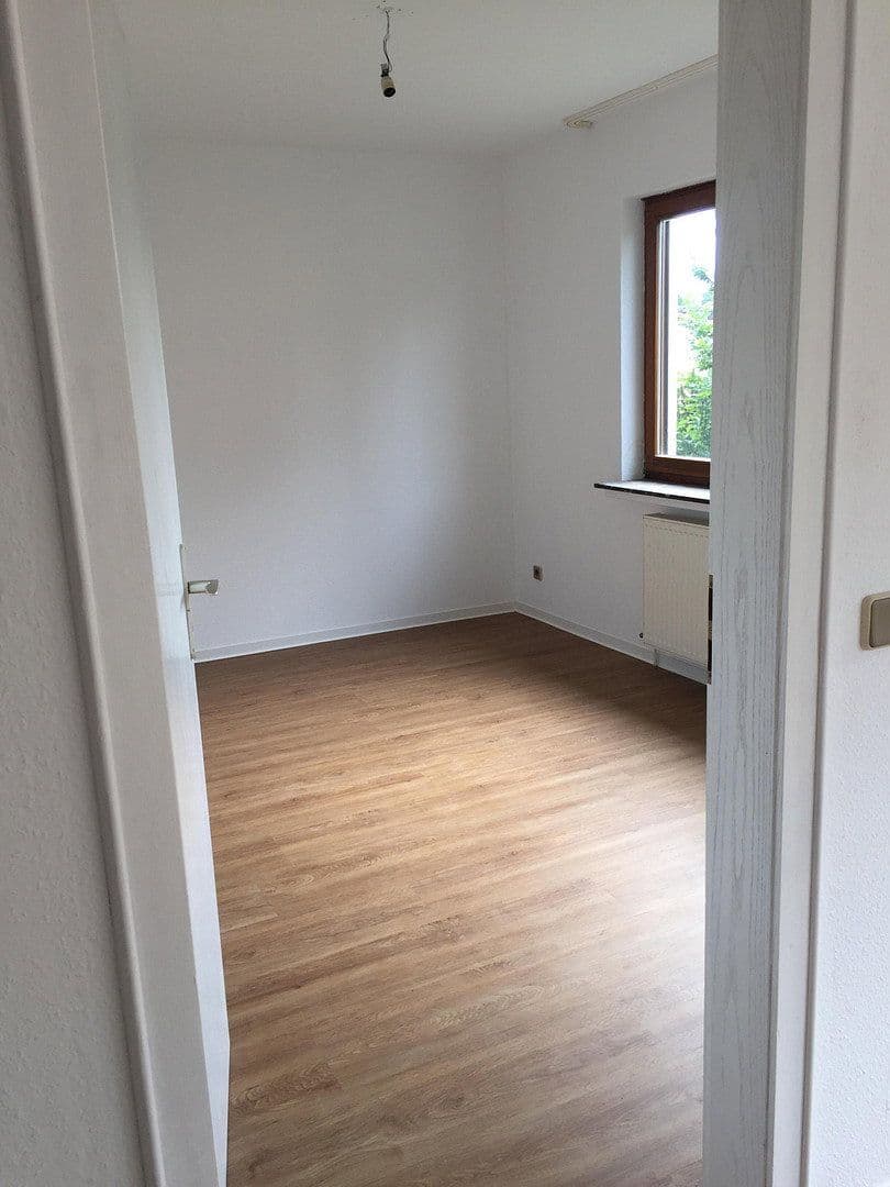 Prenájom bytu 4-izbový 100 m², Eickumer Str. 35, Bielefeld, Severné Porýnie - Westfálsko Prenájom bytu 4-izbový 100 m², Eickumer Str. 35, Bielefeld, Severné Porýnie - Westfálsko