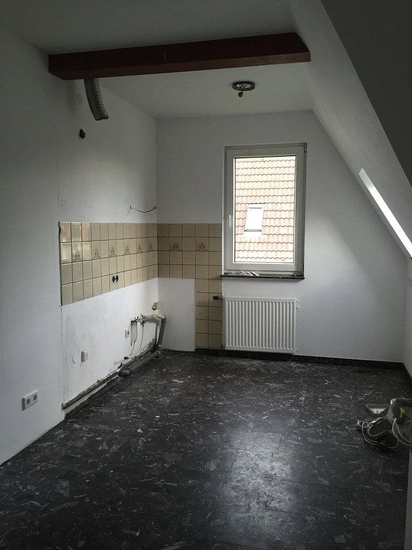 Prenájom bytu 4-izbový 100 m², Eickumer Str. 35, Bielefeld, Severné Porýnie - Westfálsko Prenájom bytu 4-izbový 100 m², Eickumer Str. 35, Bielefeld, Severné Porýnie - Westfálsko