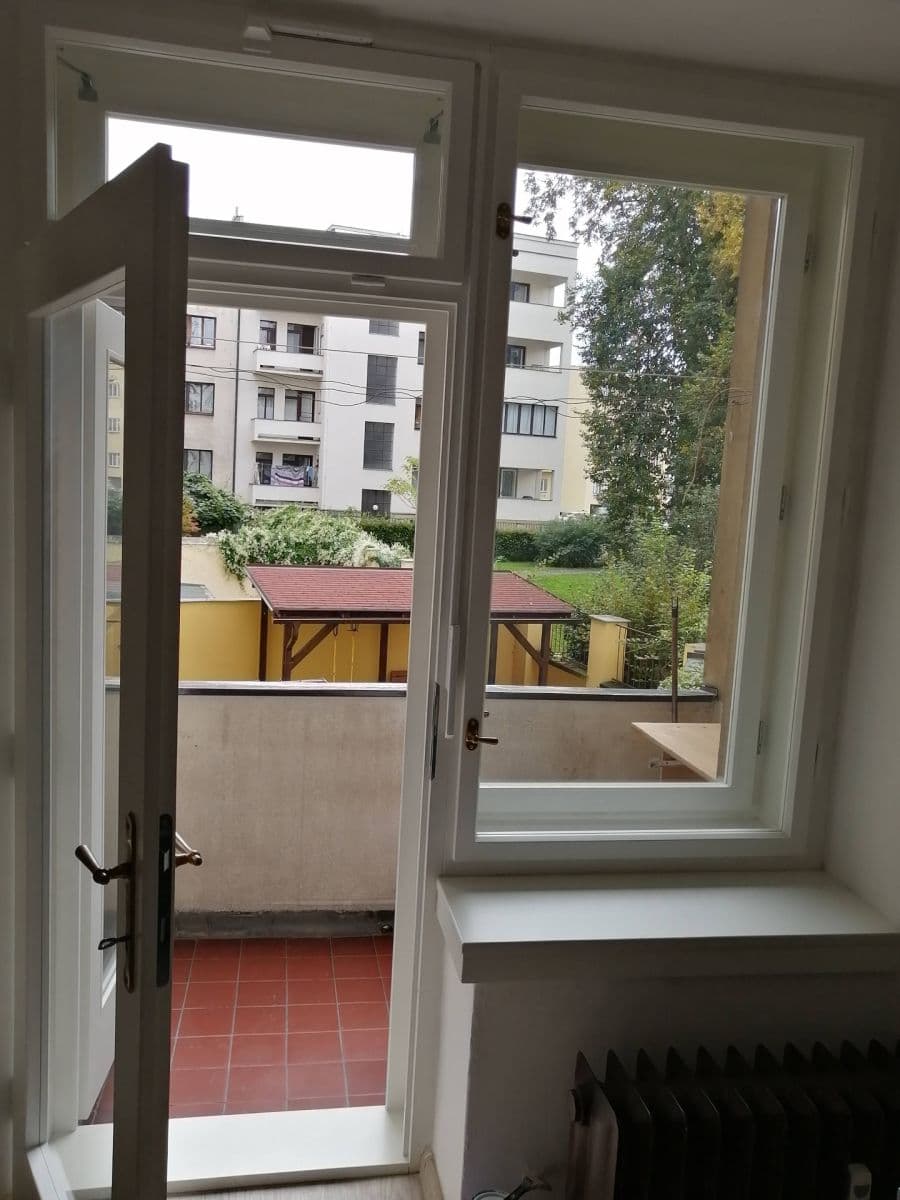 Prenájom bytu 1-izbový 58 m², Nerudova, Hradec Králové, Královéhradecký kraj Prenájom bytu 1-izbový 58 m², Nerudova, Hradec Králové, Královéhradecký kraj