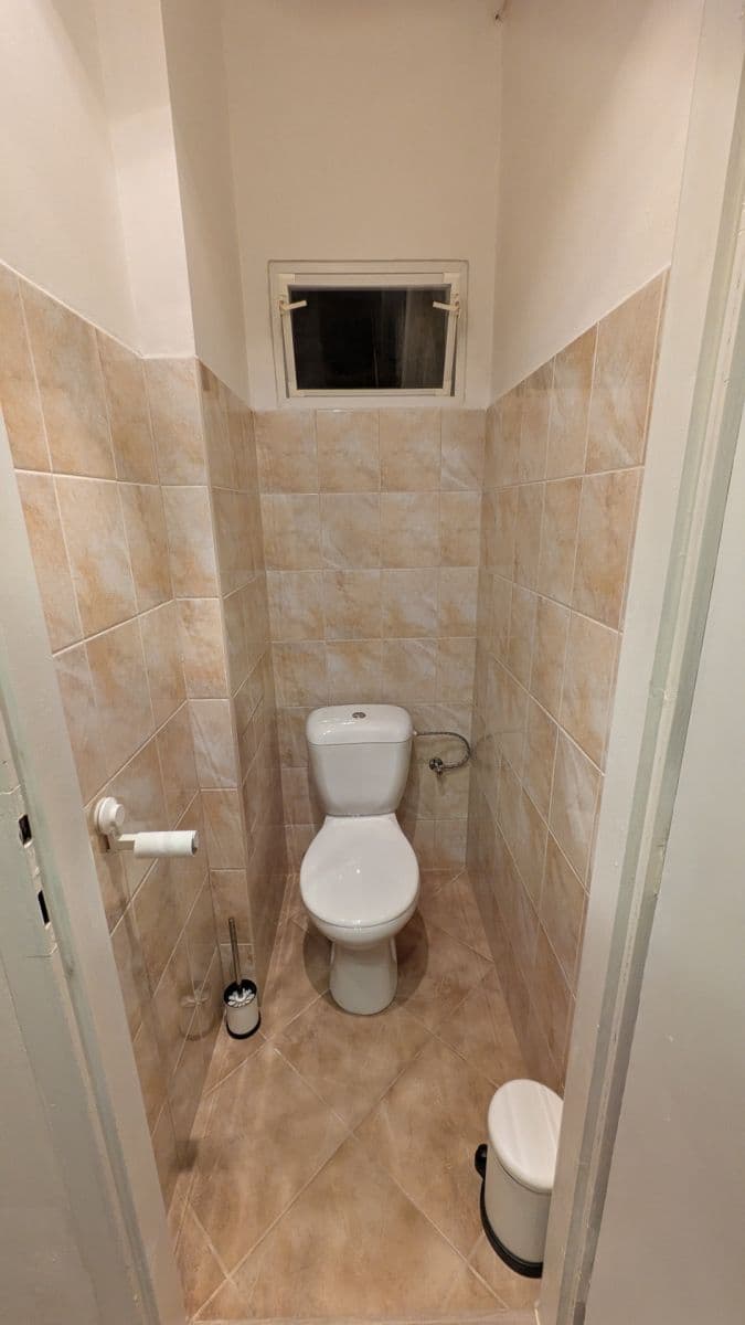 Prenájom bytu 1-izbový 58 m², Nerudova, Hradec Králové, Královéhradecký kraj Prenájom bytu 1-izbový 58 m², Nerudova, Hradec Králové, Královéhradecký kraj