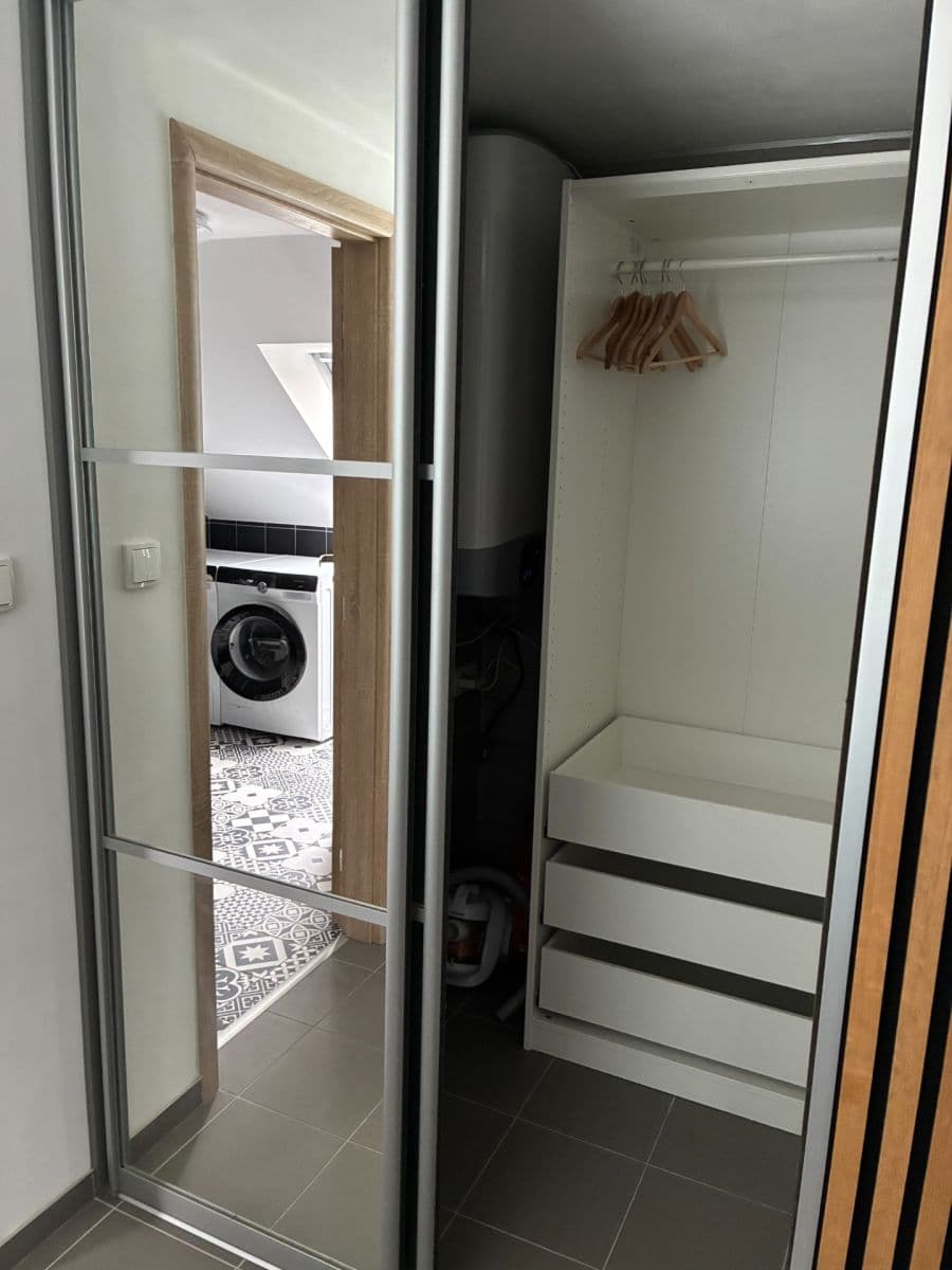 Prenájom bytu 1-izbový 45 m², U Svodnice, Praha, Praha Prenájom bytu 1-izbový 45 m², U Svodnice, Praha, Praha