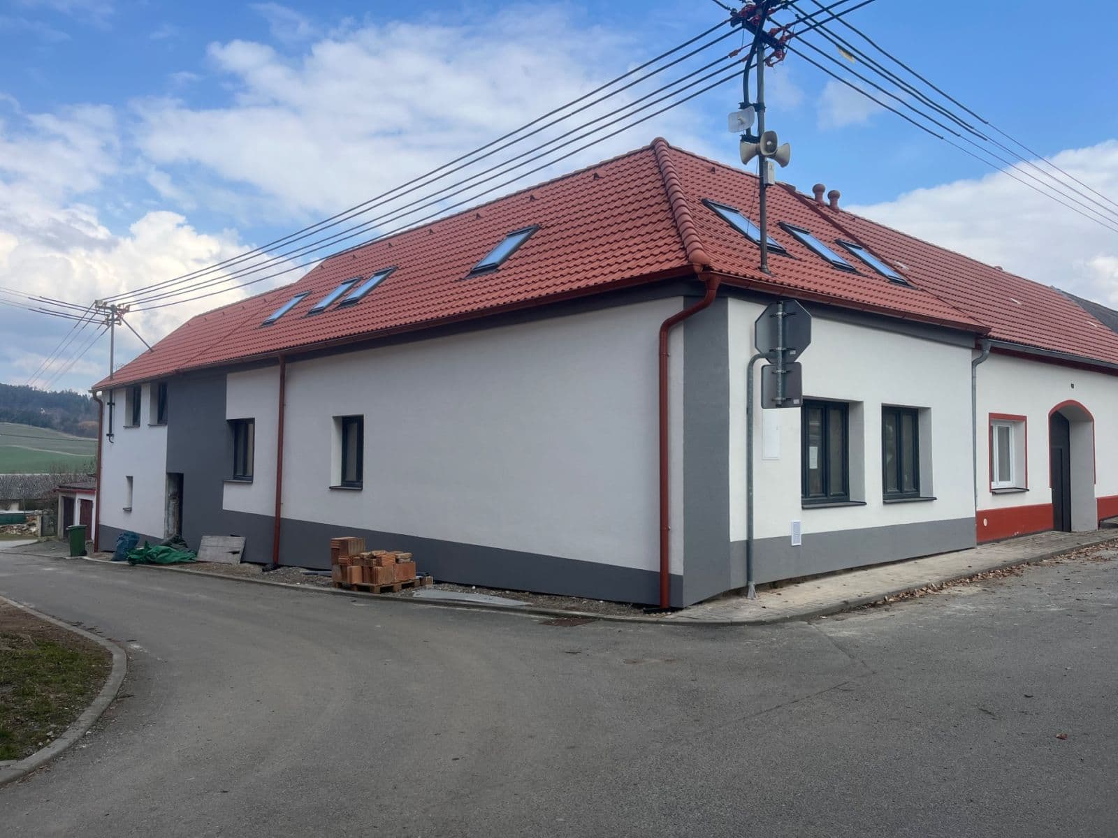 Predaj bytu 3-izbový 93 m², Dub, Jihočeský kraj Predaj bytu 3-izbový 93 m², Dub, Jihočeský kraj