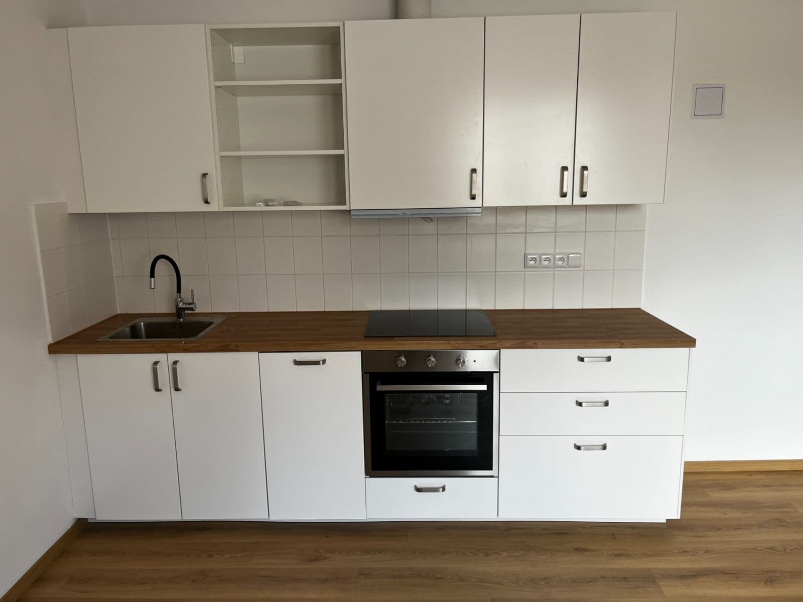 Prenájom bytu 2-izbový 60 m², J. Jungmanna, Čáslav, Středočeský kraj Prenájom bytu 2-izbový 60 m², J. Jungmanna, Čáslav, Středočeský kraj