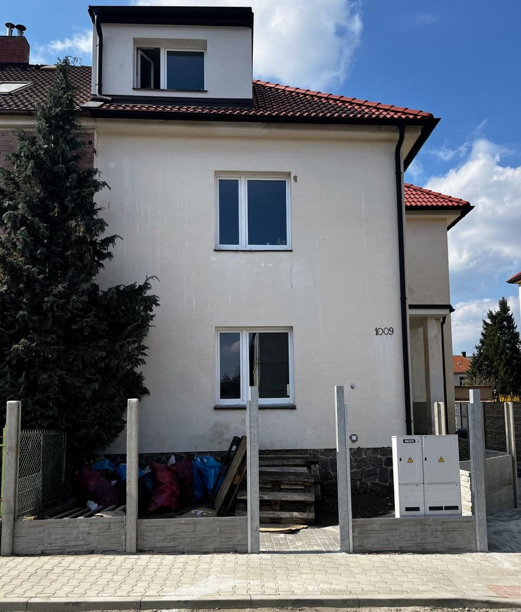 Prenájom bytu 2-izbový 60 m², J. Jungmanna, Čáslav, Středočeský kraj Prenájom bytu 2-izbový 60 m², J. Jungmanna, Čáslav, Středočeský kraj