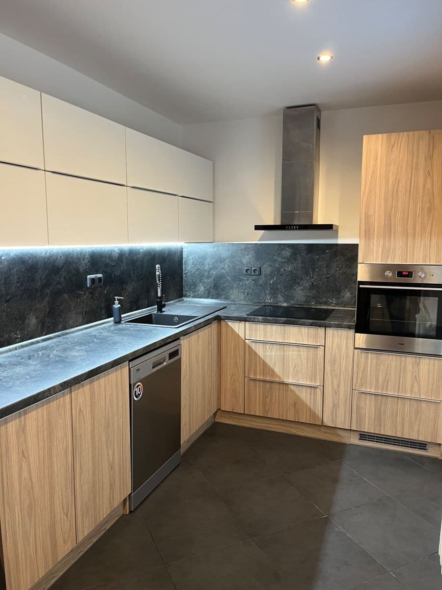 Prenájom bytu 2-izbový 54 m², Sokolovská, Ostrava, Moravskoslezský kraj Prenájom bytu 2-izbový 54 m², Sokolovská, Ostrava, Moravskoslezský kraj