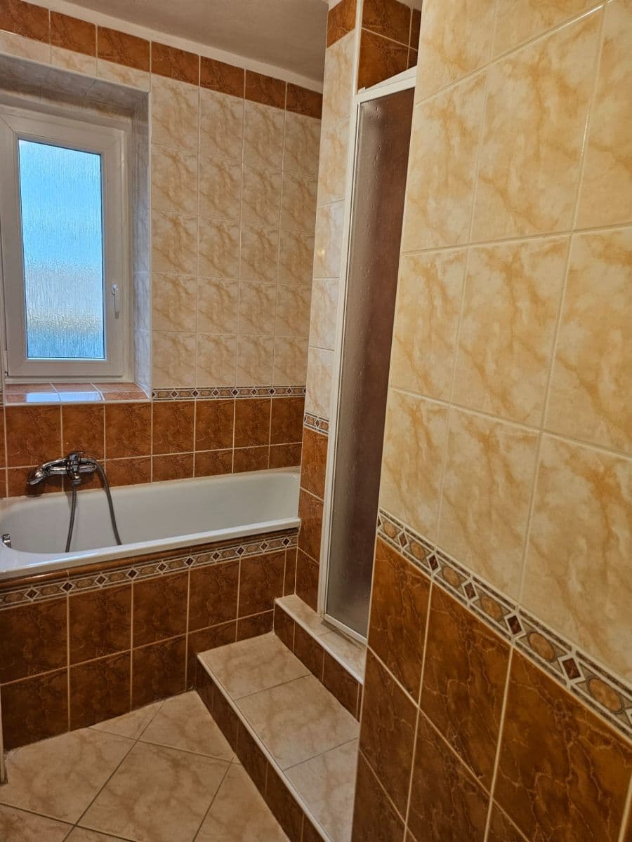 Prenájom bytu 2-izbový 56 m², Jilemnického, Pardubice, Pardubický kraj Prenájom bytu 2-izbový 56 m², Jilemnického, Pardubice, Pardubický kraj