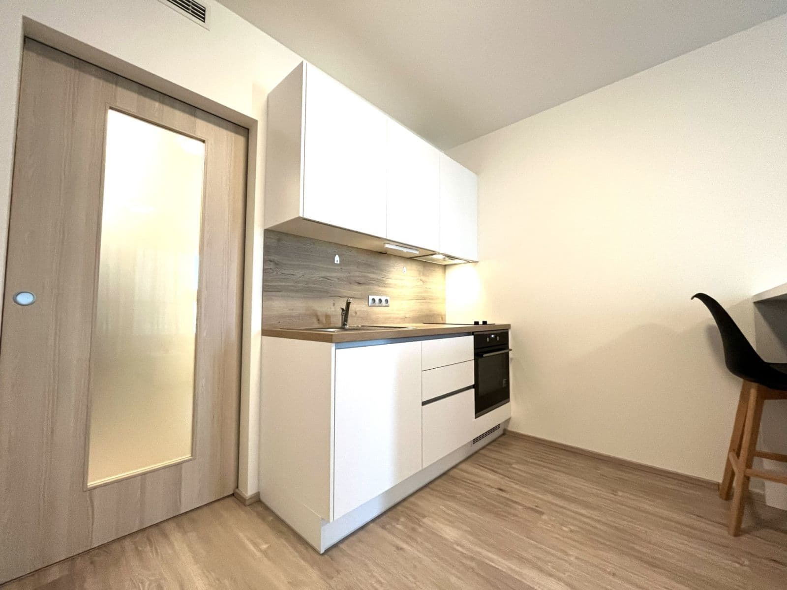 Prenájom bytu 1-izbový 33 m², Kurta Konráda, Praha, Praha Prenájom bytu 1-izbový 33 m², Kurta Konráda, Praha, Praha