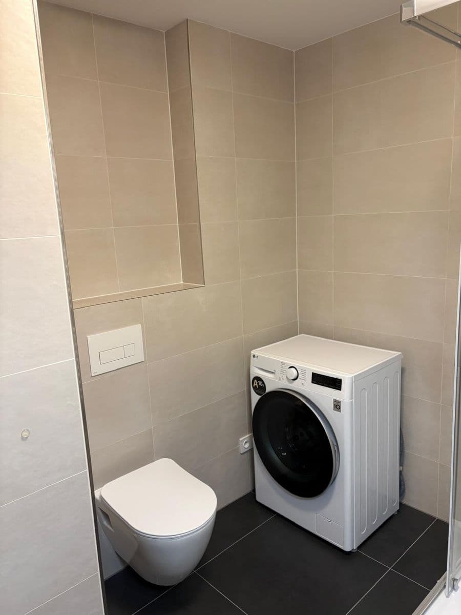 Prenájom bytu 1-izbový 33 m², Tupolevova, Praha, Praha Prenájom bytu 1-izbový 33 m², Tupolevova, Praha, Praha