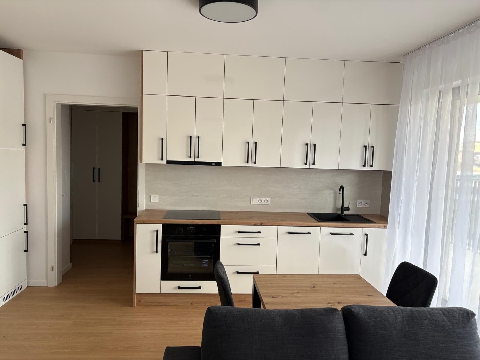 Prenájom bytu 1-izbový 33 m², Tupolevova, Praha, Praha Prenájom bytu 1-izbový 33 m², Tupolevova, Praha, Praha