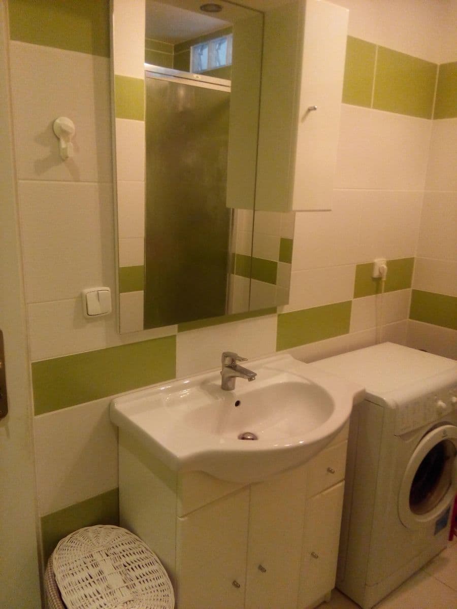 Prenájom bytu 1-izbový 40 m², I. P. Pavlova, Olomouc, Olomoucký kraj Prenájom bytu 1-izbový 40 m², I. P. Pavlova, Olomouc, Olomoucký kraj