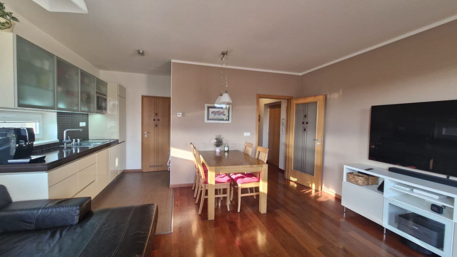 Predaj bytu 3-izbový 82 m², U Lipové aleje, Praha, Praha Predaj bytu 3-izbový 82 m², U Lipové aleje, Praha, Praha