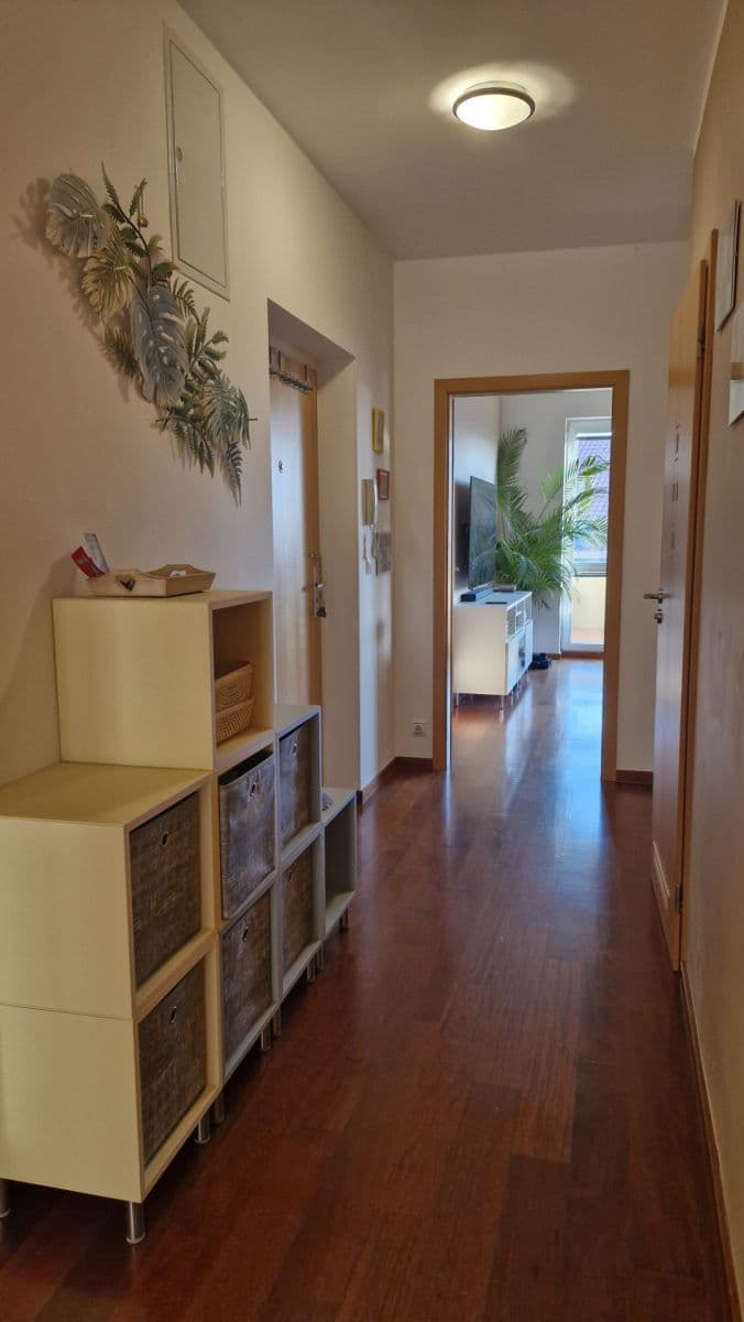 Predaj bytu 3-izbový 82 m², U Lipové aleje, Praha, Praha Predaj bytu 3-izbový 82 m², U Lipové aleje, Praha, Praha