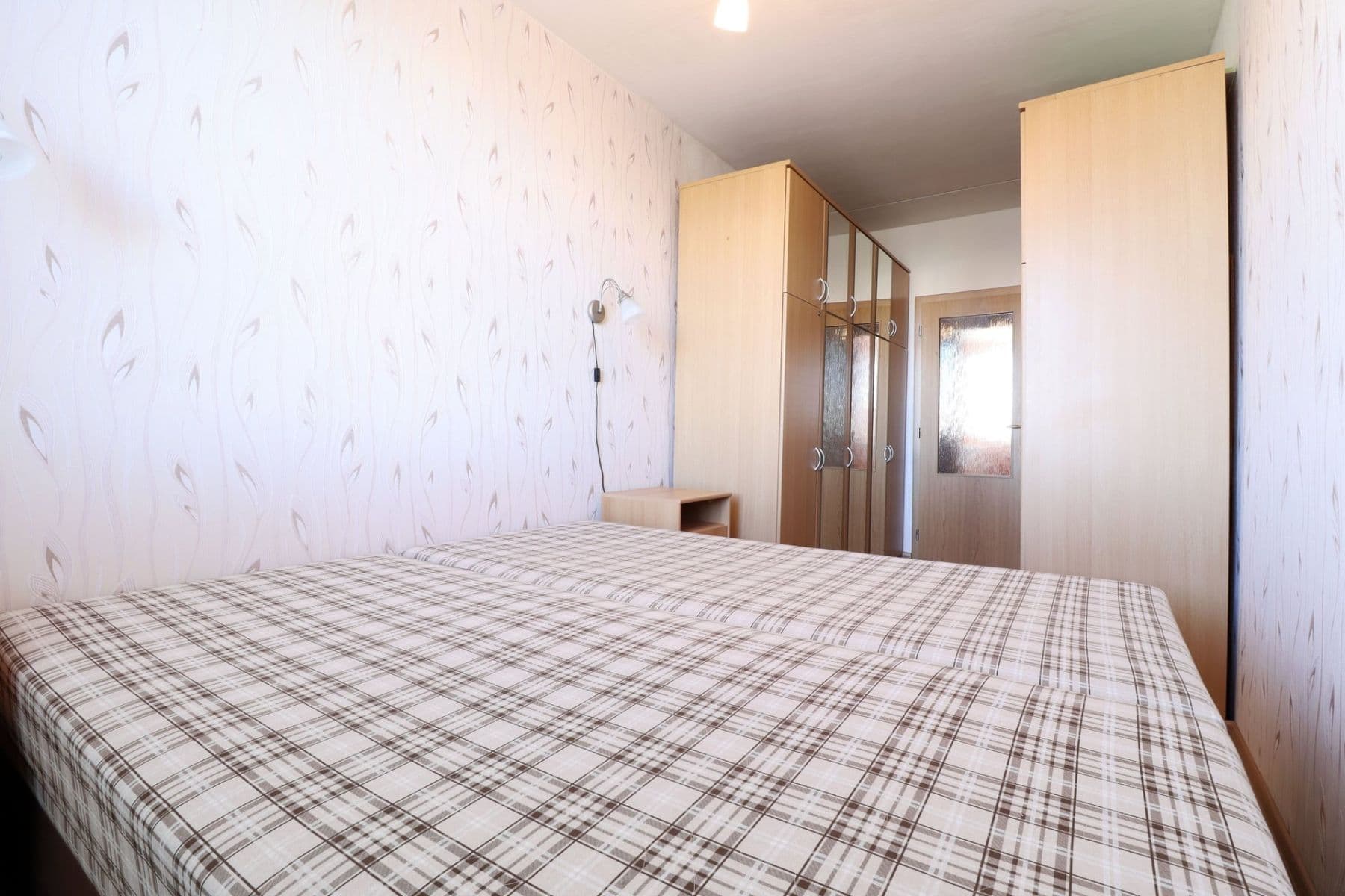 Prenájom bytu 3-izbový 68 m², Krynická, Praha, Praha Prenájom bytu 3-izbový 68 m², Krynická, Praha, Praha