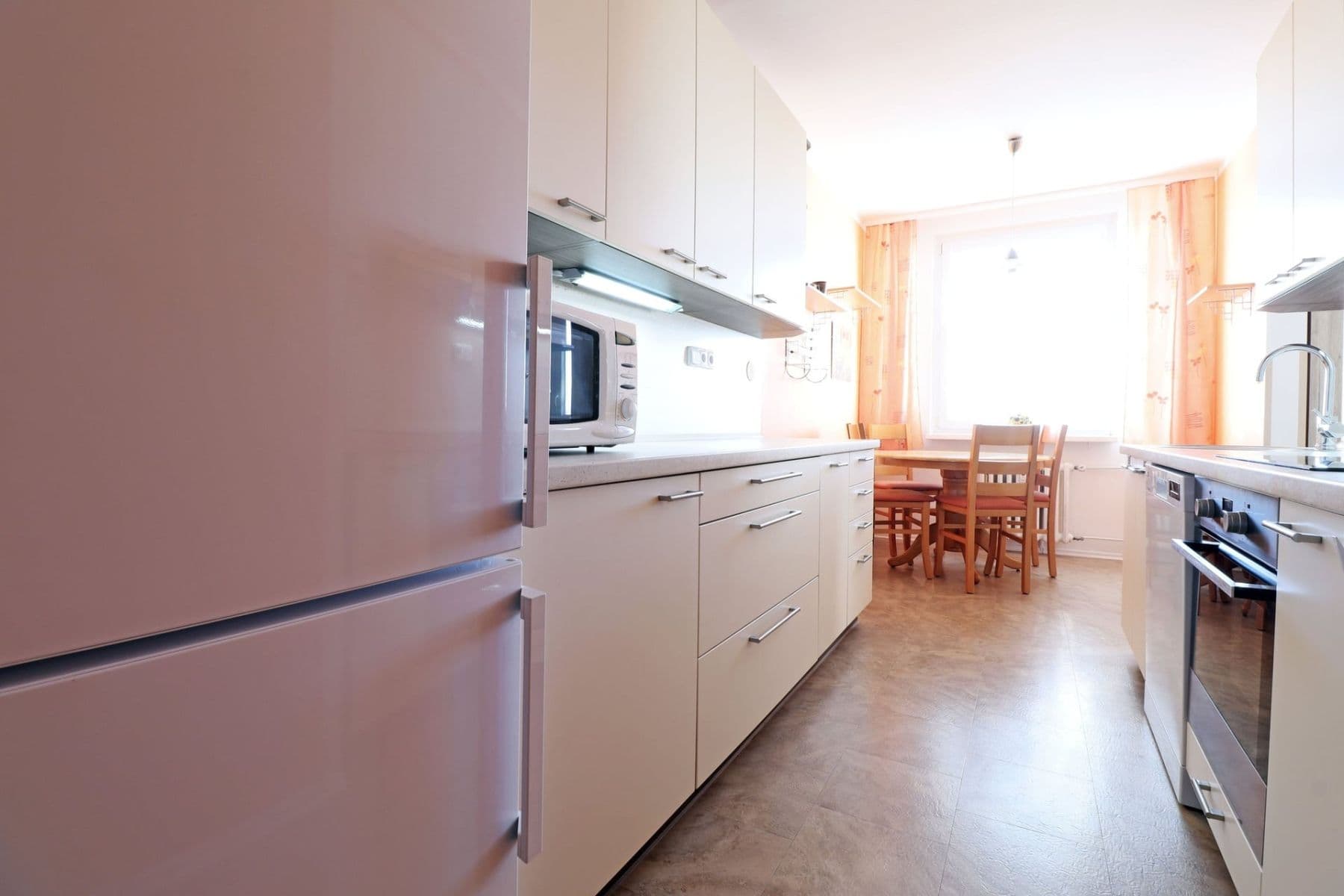 Prenájom bytu 3-izbový 68 m², Krynická, Praha, Praha Prenájom bytu 3-izbový 68 m², Krynická, Praha, Praha