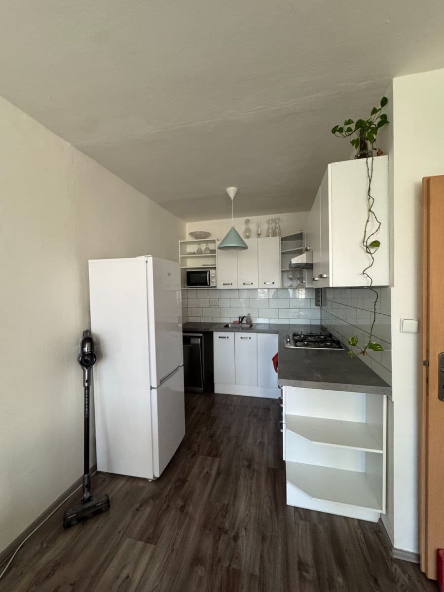 Prenájom bytu 2-izbový 42 m², Novodvorská, Praha, Praha Prenájom bytu 2-izbový 42 m², Novodvorská, Praha, Praha
