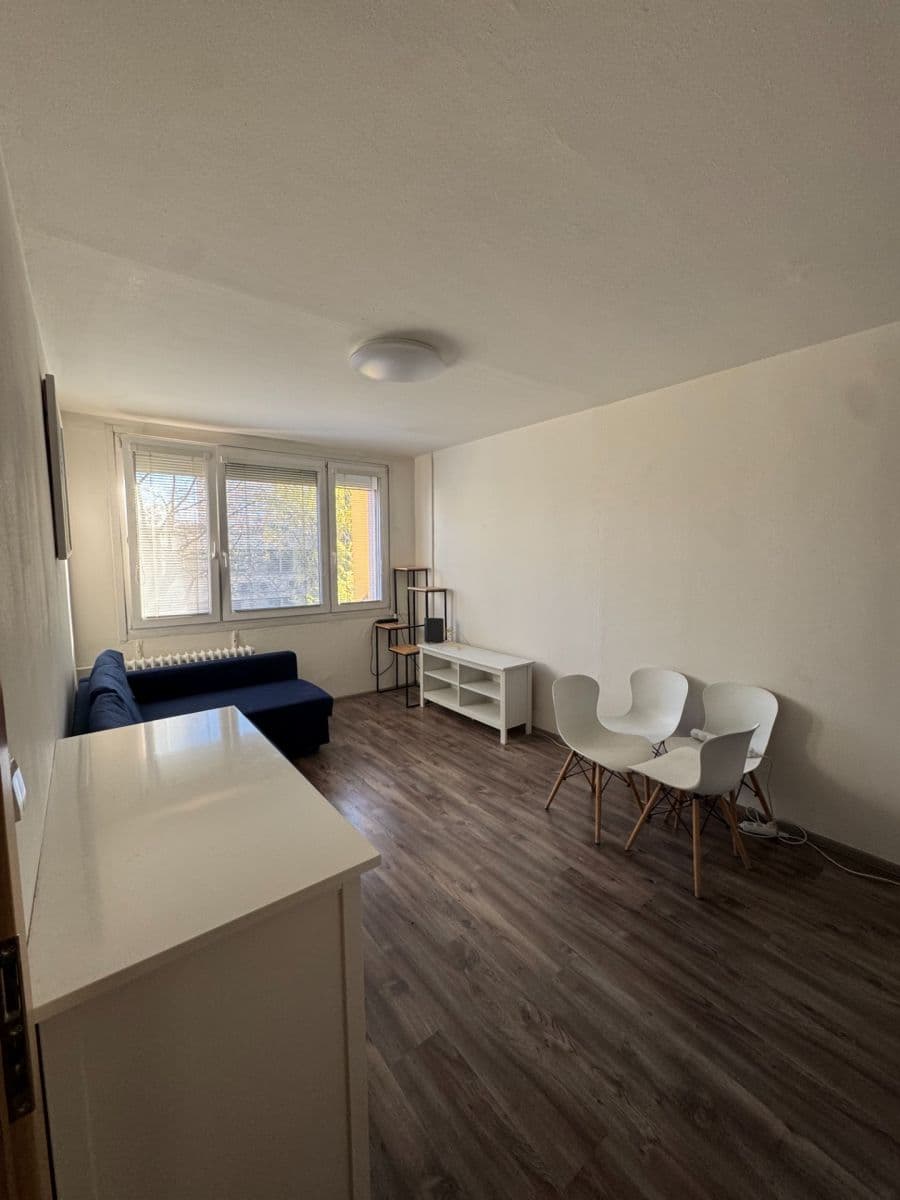 Prenájom bytu 2-izbový 42 m², Novodvorská, Praha, Praha Prenájom bytu 2-izbový 42 m², Novodvorská, Praha, Praha