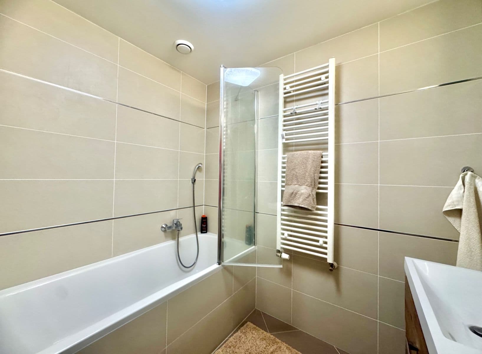 Predaj bytu 3-izbový 70 m², Do Zahrádek Ⅰ, Praha, Praha Predaj bytu 3-izbový 70 m², Do Zahrádek Ⅰ, Praha, Praha