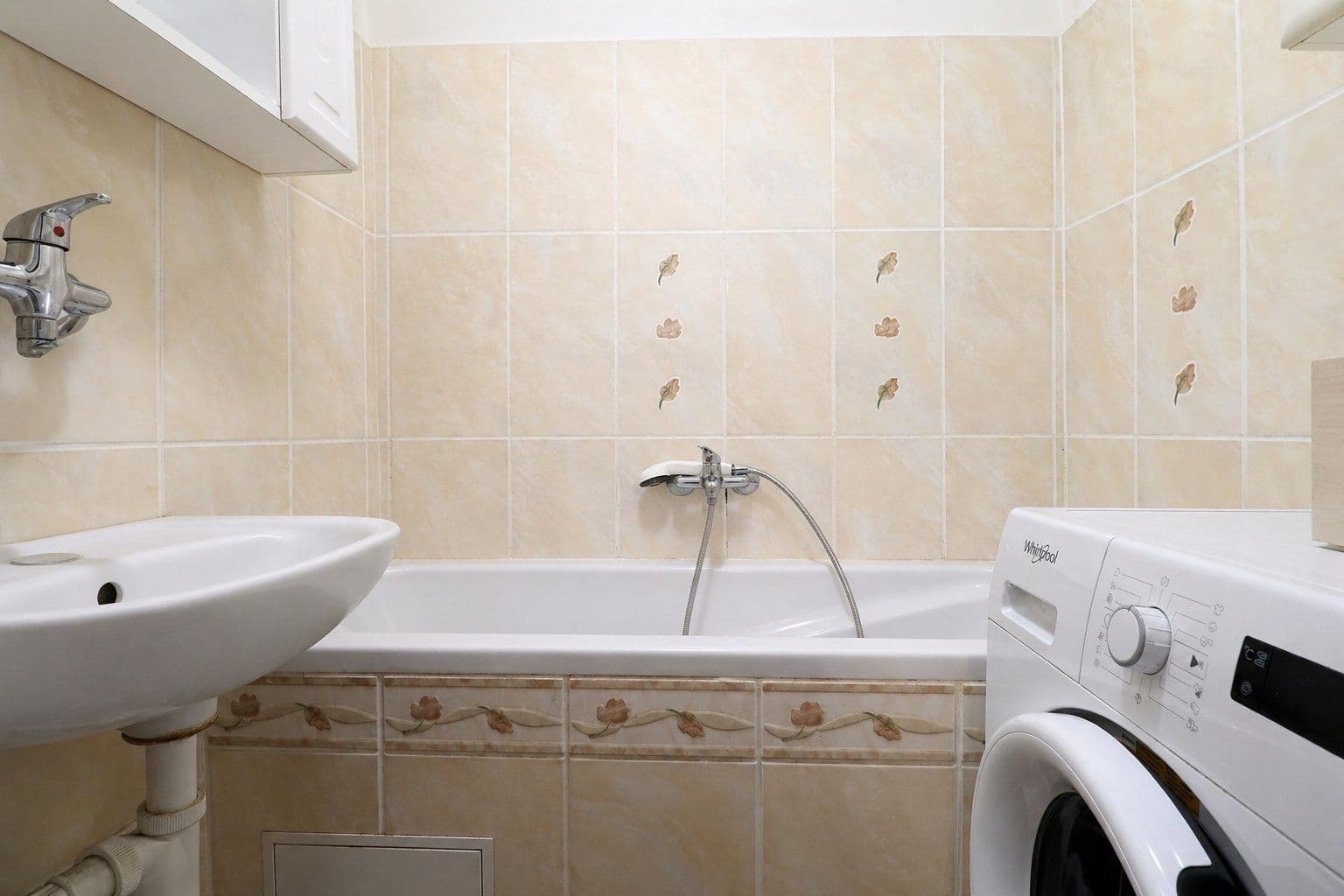 Prenájom bytu 3-izbový 65 m², Vrbenského, Praha, Praha Prenájom bytu 3-izbový 65 m², Vrbenského, Praha, Praha