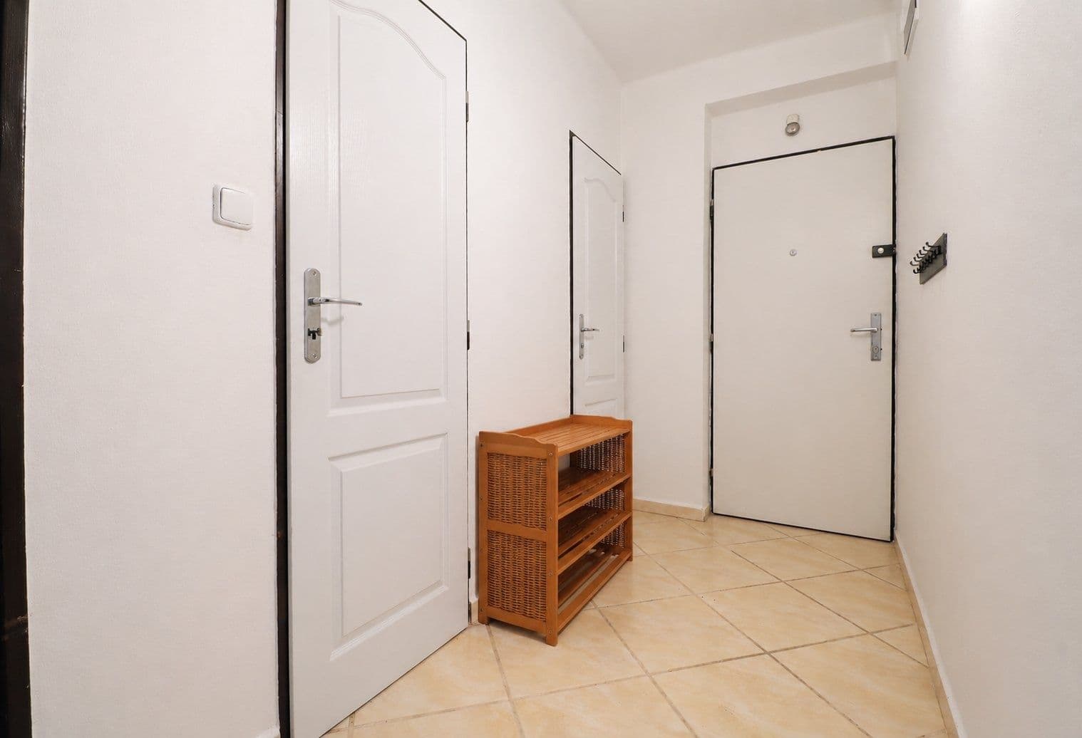 Prenájom bytu 3-izbový 65 m², Vrbenského, Praha, Praha Prenájom bytu 3-izbový 65 m², Vrbenského, Praha, Praha