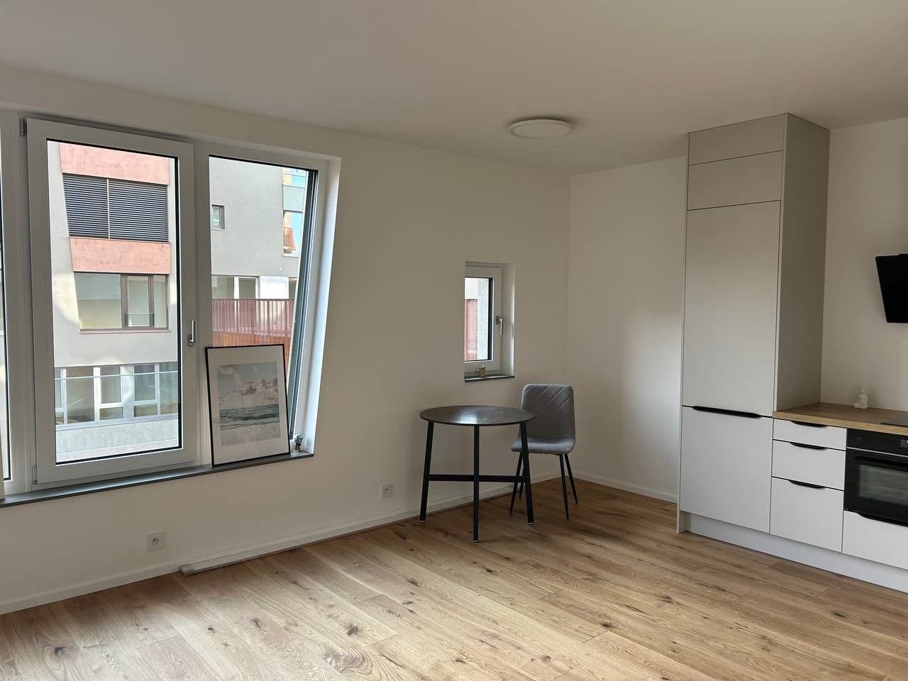 Prenájom bytu 1-izbový 34 m², U Komína, Praha, Praha Prenájom bytu 1-izbový 34 m², U Komína, Praha, Praha