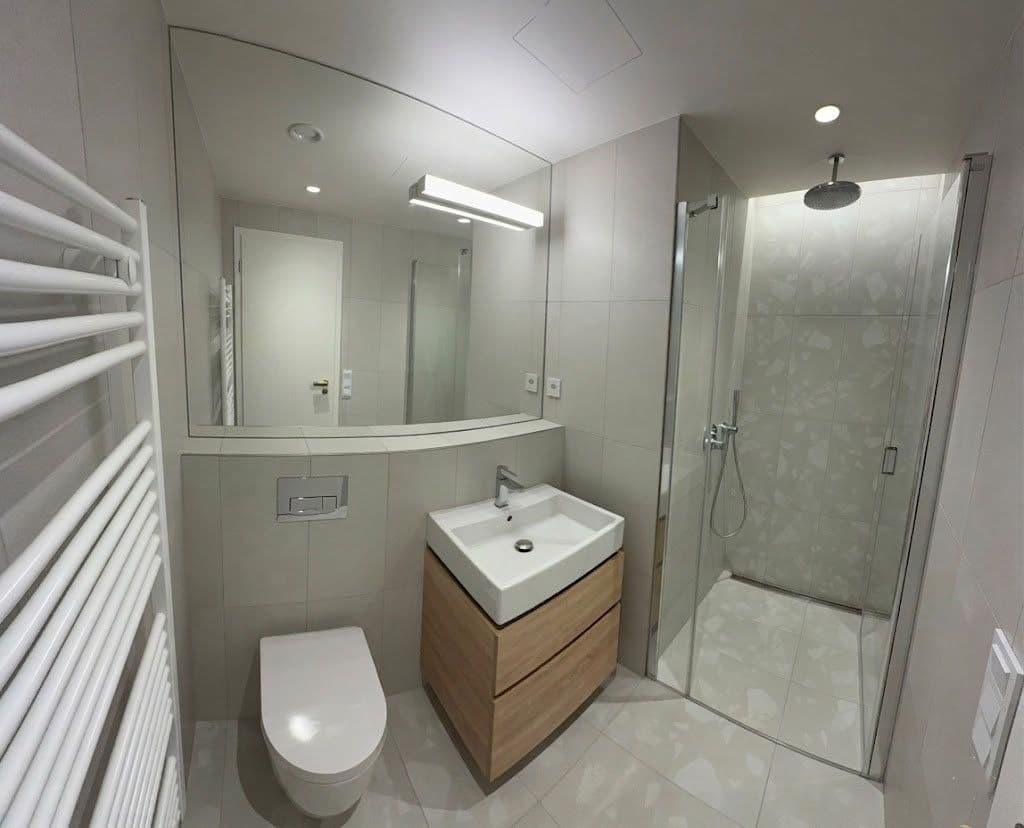 Prenájom bytu 2-izbový 46 m², U Komína, Praha, Praha Prenájom bytu 2-izbový 46 m², U Komína, Praha, Praha
