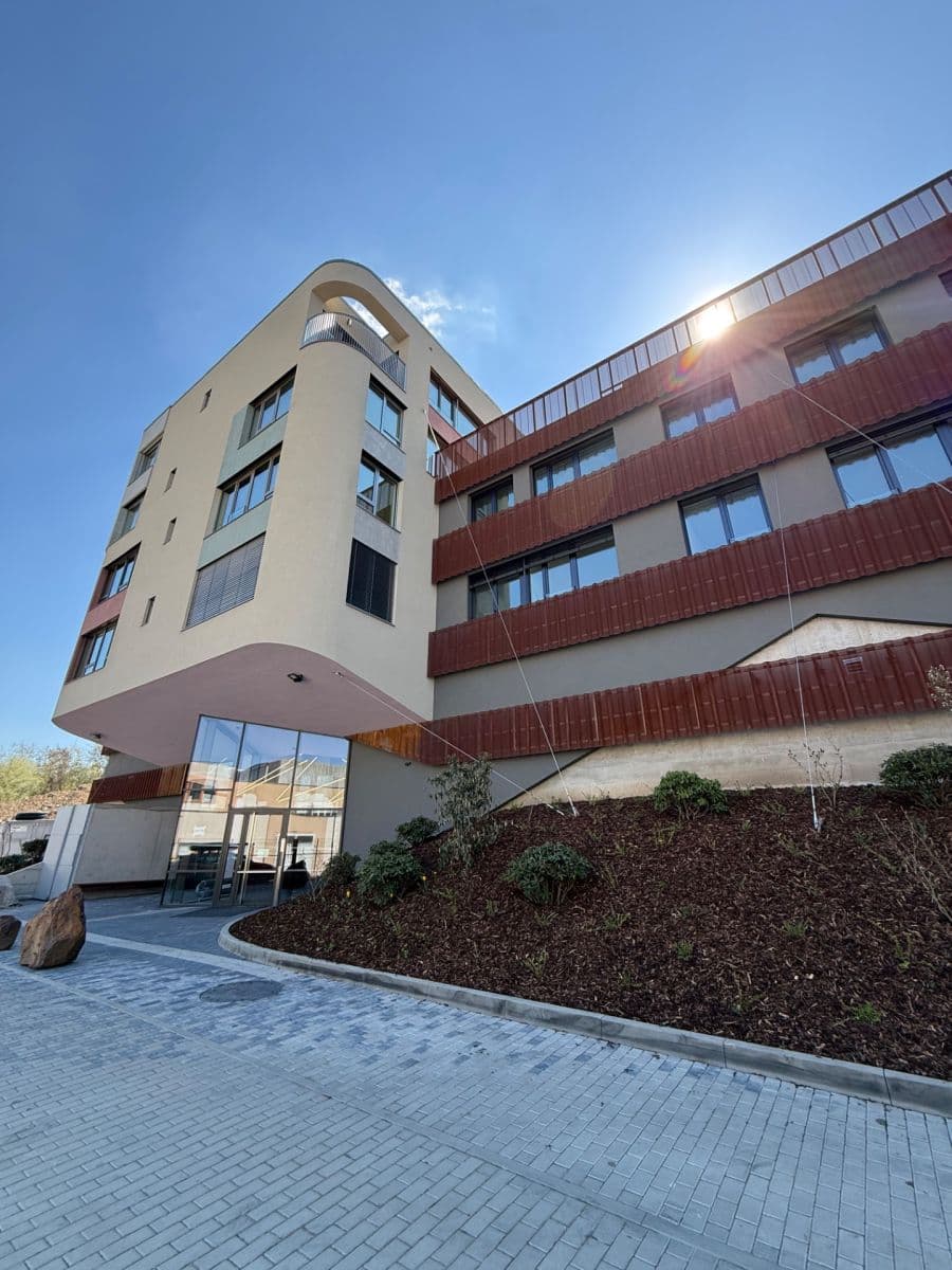 Prenájom bytu 2-izbový 46 m², U Komína, Praha, Praha Prenájom bytu 2-izbový 46 m², U Komína, Praha, Praha