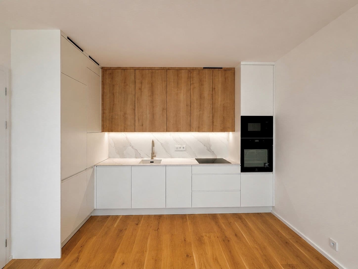 Prenájom bytu 2-izbový 46 m², U Komína, Praha, Praha Prenájom bytu 2-izbový 46 m², U Komína, Praha, Praha